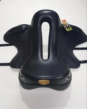 Black Leather Plain Endurance Saddle, Seat Sizes: 18 Inch