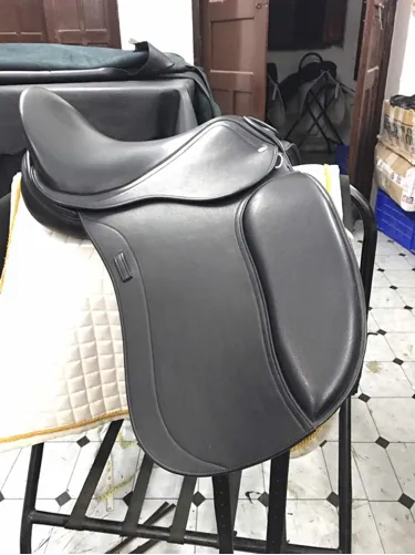 Leather Dressage Saddle, Packaging Type: 3 Saddles In One Carton