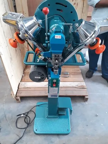 Automatic Snap Fastening Machine