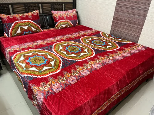 Abstract Warm Double Bedsheet With Two Pillow Covers, For Home