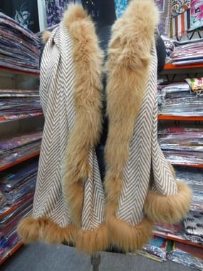 Gaah Export white 100% Pashmina Fox Fur Four side Shawls