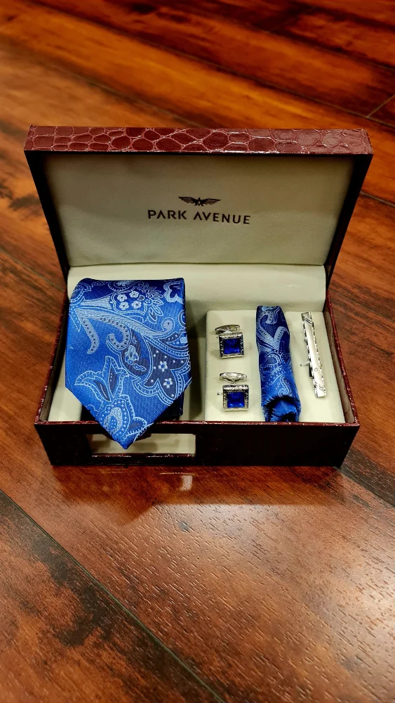 Park Avenue Royal Blue Paisley Printed Tie Pocket Square Cufflinks And Tiepin Set