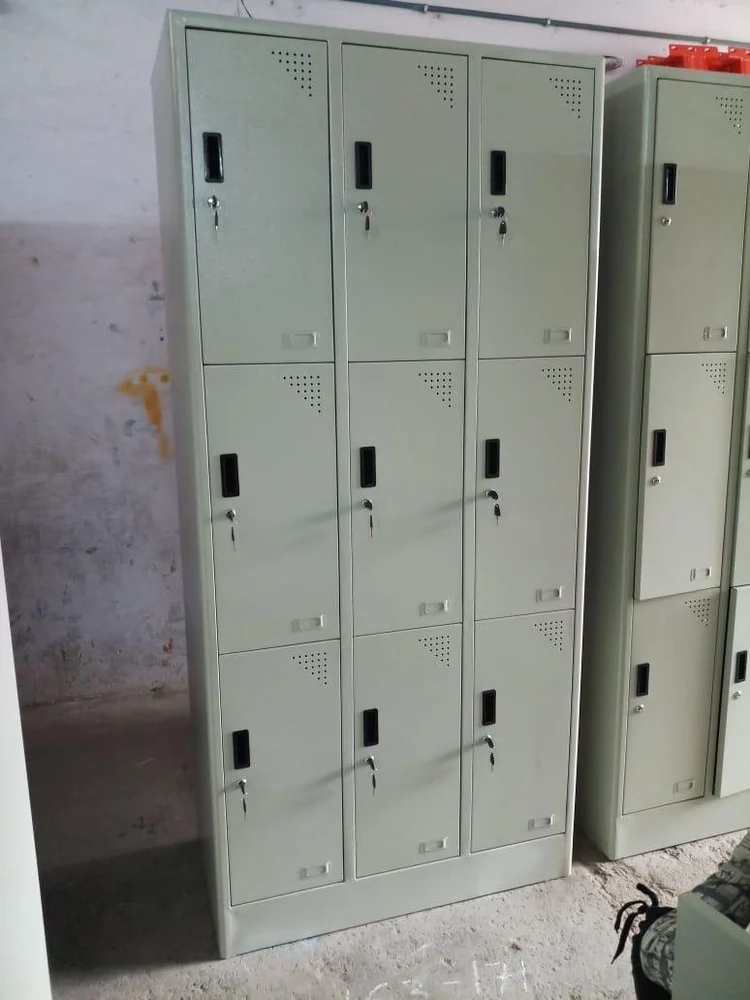 Key Lock White 8 Door Industrial Locker, Model Name/Number: Se - 170