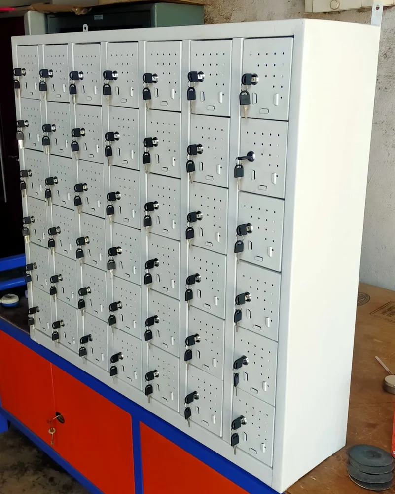 Laboratories locker, For Industrial, No Of Lockers: 12