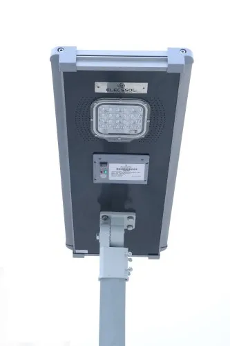 18 Watt All In One Solar Street Light