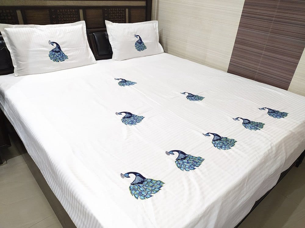 White Embroidered King Size Pure Cotton Double Bedsheet 250TC, 1 Sheet And 2 Pillow Covers, Size: 100x108 Inches