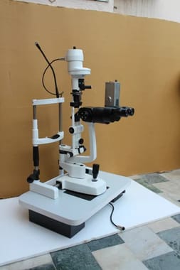 Slit Lamp 3 Step Magnification With CCD Camera And Beam Splitter