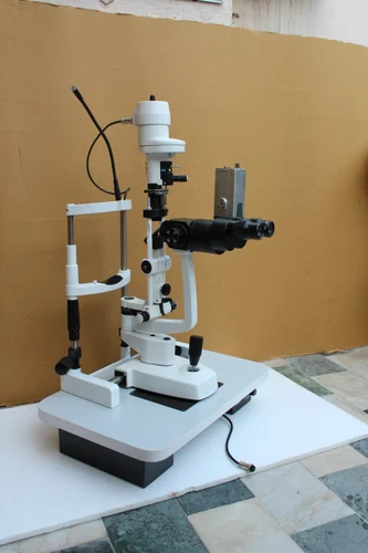 Slit Lamp 3 Step Magnification With CCD Camera And Beam Splitter