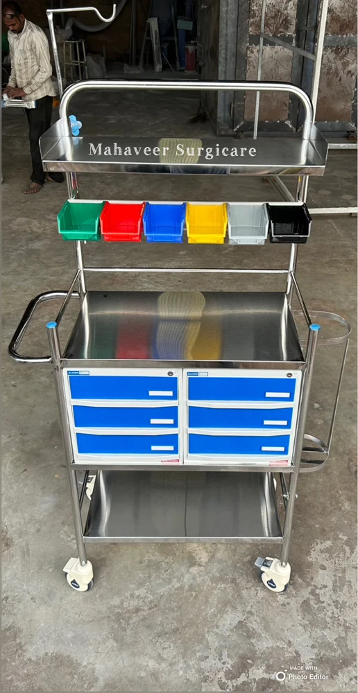 Stainless Steel Silver Crash Cart Trolley, Size: Standard