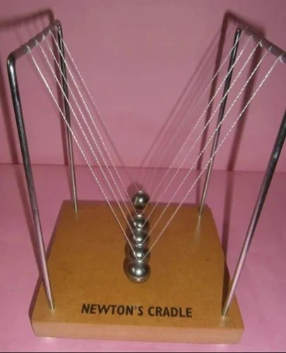 NEWTON'S CRADLE PHYSICS INSTRUMENT