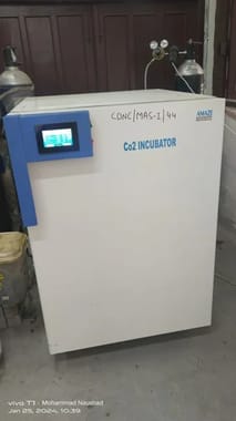 CO2 INCUBATOR